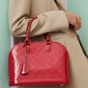 Louis Vuitton Monogram Vernis Alma PM in Patent Indian Rose Red